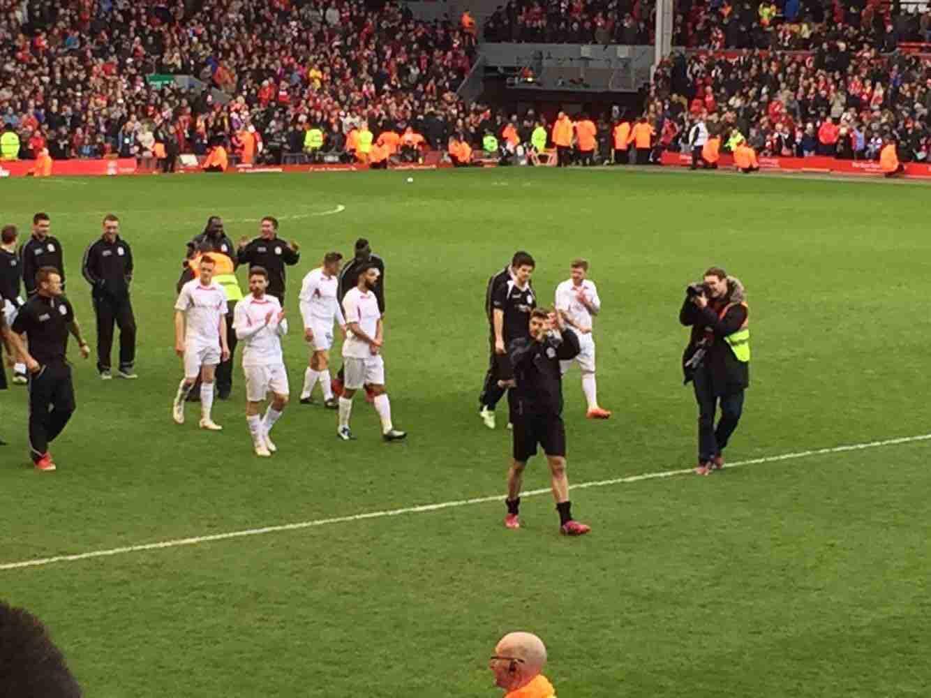 葡萄牙vs亚美尼亚首发：C罗停赛缺席！B费、维蒂尼亚出战（葡萄牙战亚美尼亚首发出炉：C罗因停赛缺阵，B费与维蒂尼亚先发）