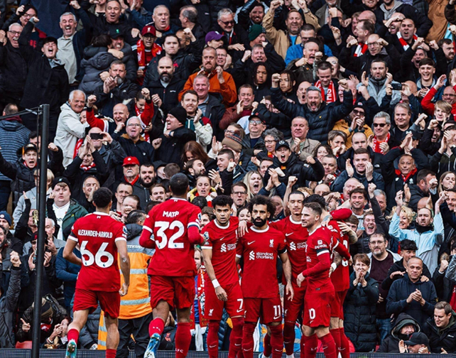 意甲球员在第12轮比赛中涂上红色面彩，向针对女性的暴力说不（意甲第12轮：球员以红色面彩发声，拒绝针对女性的暴力）