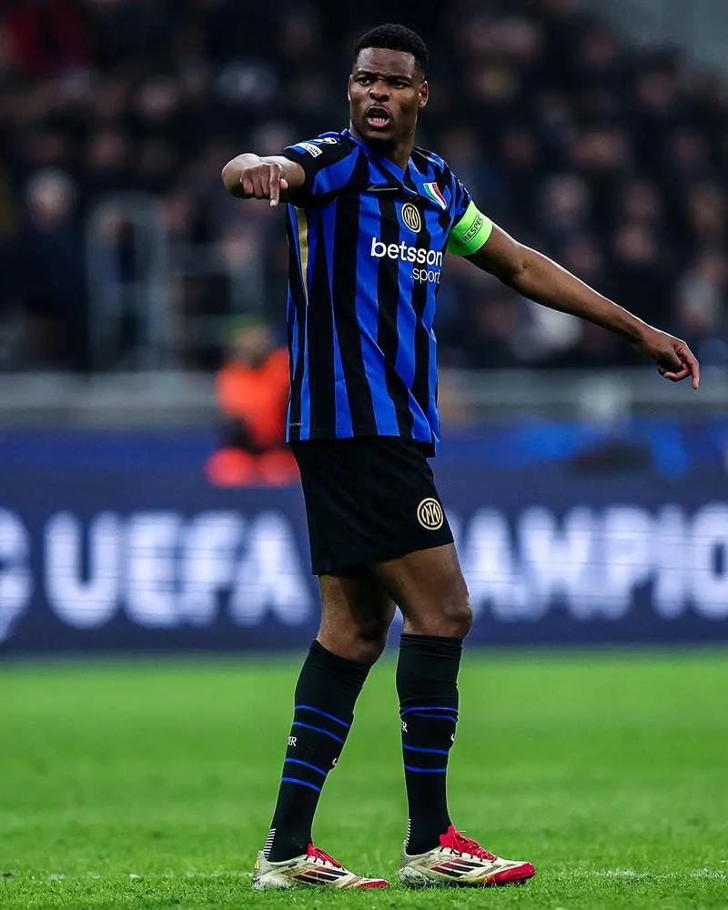 西甲半场：鲁文·加西亚传射，奥萨苏纳2-0莱万特