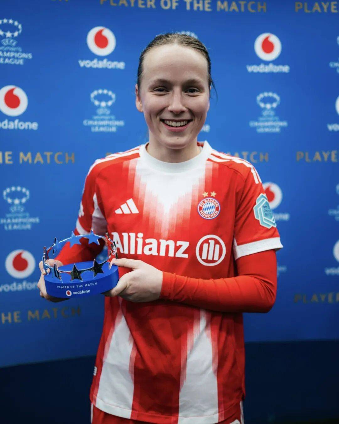 罗马诺：迪乌夫的最终转会费为2500万欧元，并已确保全额支付（罗马诺：迪乌夫转会费确定为2500万欧，款项已全额到位）