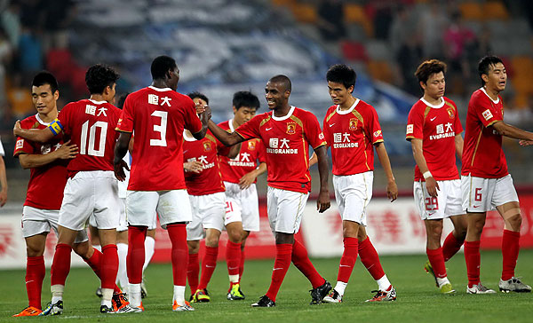 这皇马打得过 水晶宫和曼联吗？？？有疑问 ​（皇马能否战胜水晶宫与曼联？）