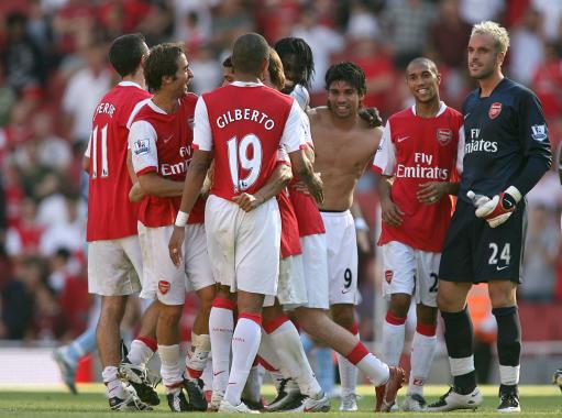 亚历山大阿诺德重回安菲尔德被狂嘘你怎么看？（亚历山大阿诺德重返安菲尔德遭满场嘘声，该如何解读？）