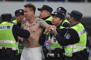 多特vs斯图加特：吉拉西、布兰特、乔布-贝林厄姆首发出战（多特迎战斯图加特：吉拉西、布兰特、乔布-贝林厄姆先发登场）