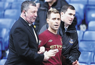 德转7月球员页面浏览量榜：奥斯梅恩第一，拉什福德在列（德转公布7月球员页面热度榜：奥斯梅恩居首，拉什福德上榜）