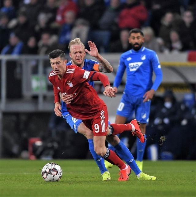 踢球者评德甲第11轮最佳阵容：卡尔、奥利塞、于帕、拜尔入选（踢球者公布德甲第11轮最佳阵容：卡尔、奥利塞、于帕、拜尔在列）