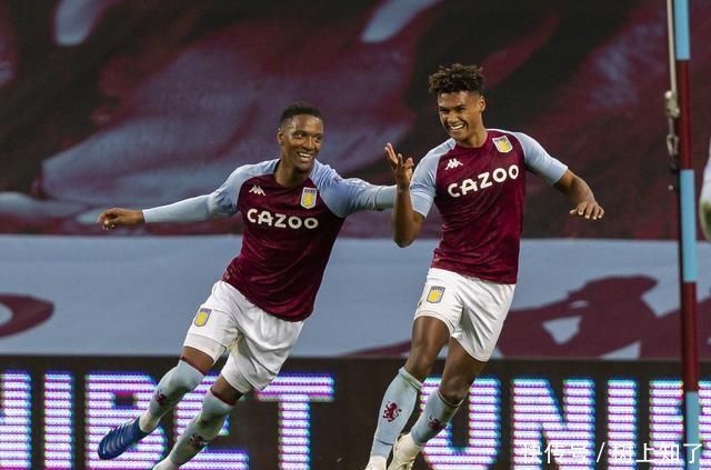 活塞板凳狂轰77分，全场142分刷新球队赛季新高（活塞替补轰下77分，球队142分创本季新高）