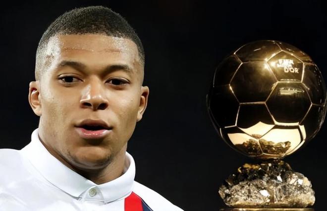 他踢球完全靠脑子（他踢球，全凭智慧）