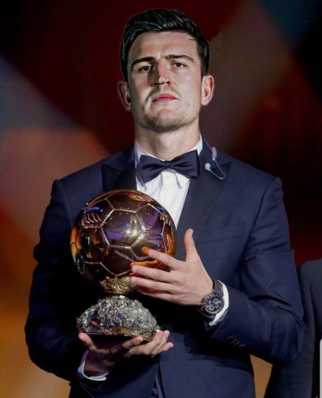 足球报曝中超某俱乐部欠税过亿，评论区画风突变：先查查调节费去哪了