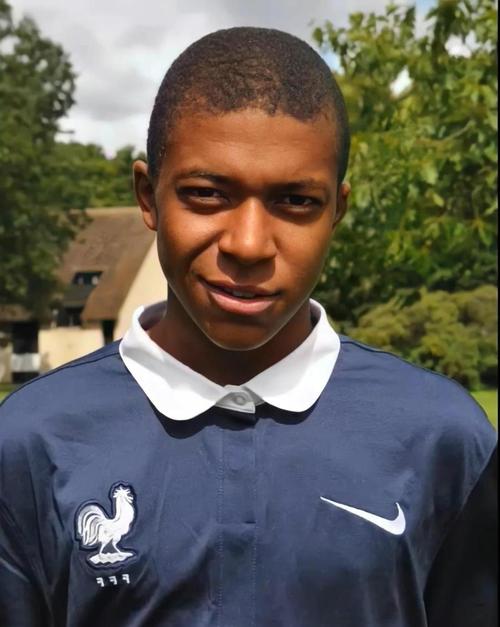 帕福斯击败黄潜，助塞浦路斯甲本赛季欧战积分暂时升至第四（帕福斯击退黄潜，塞浦路斯甲本季欧战积分暂列第4）