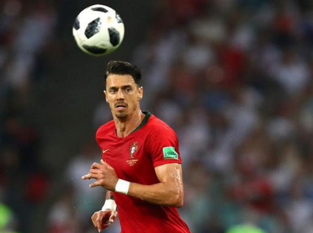 西甲半场：纳瓦罗、N.威廉姆斯建功，毕尔巴鄂2-0莱万特（西甲半场战报：毕尔巴鄂2-0领先莱万特，纳瓦罗与N.威廉姆斯破门）