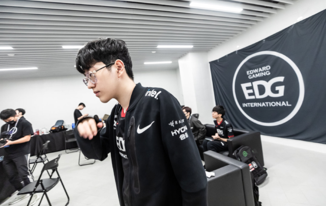 在他们进入 在他们进入